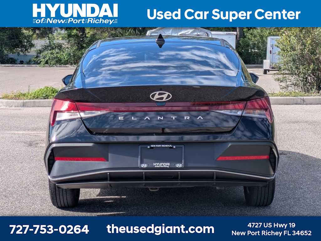 Thumbnail: 2025 Hyundai Elantra - 4