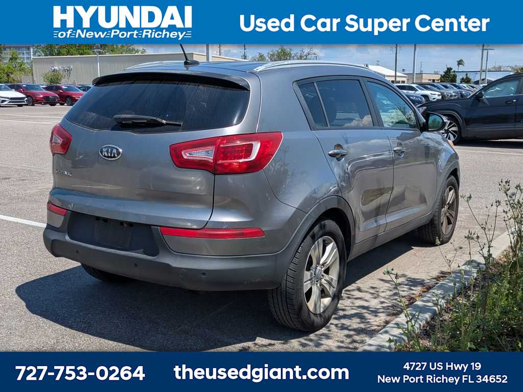 Thumbnail: 2011 Kia Sportage - 3