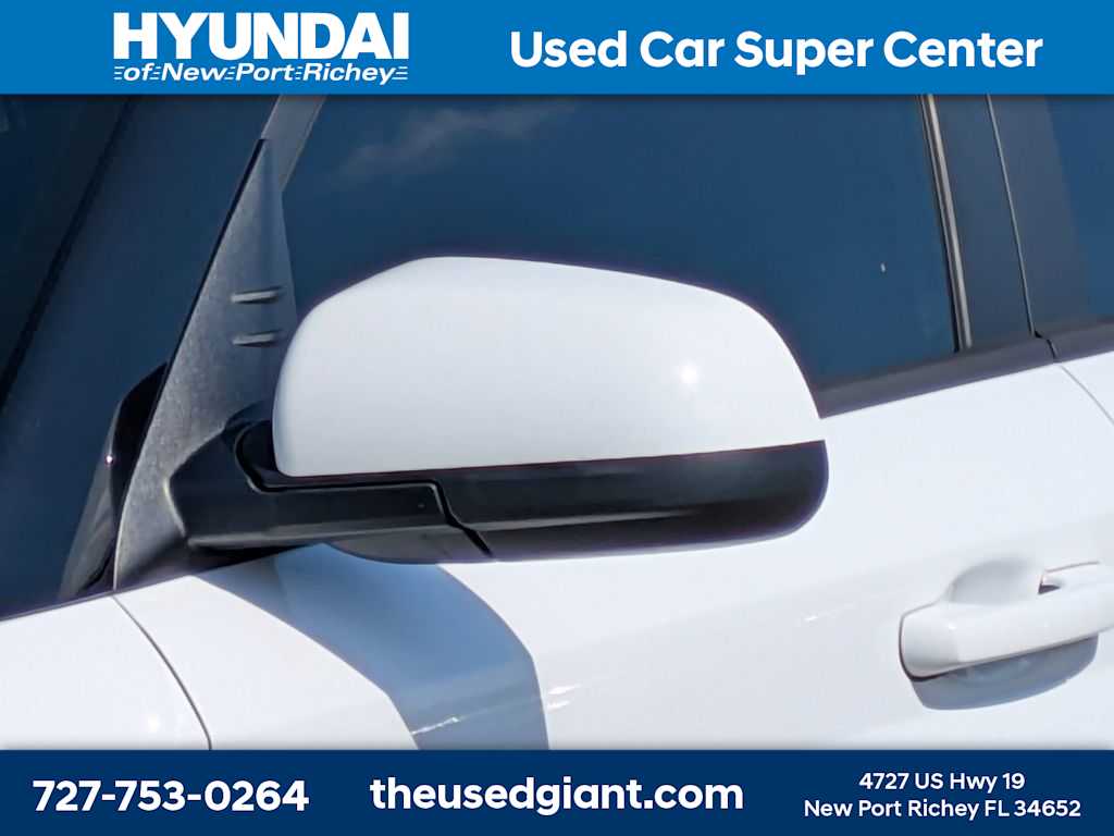 Thumbnail: 2023 Hyundai Venue - 11