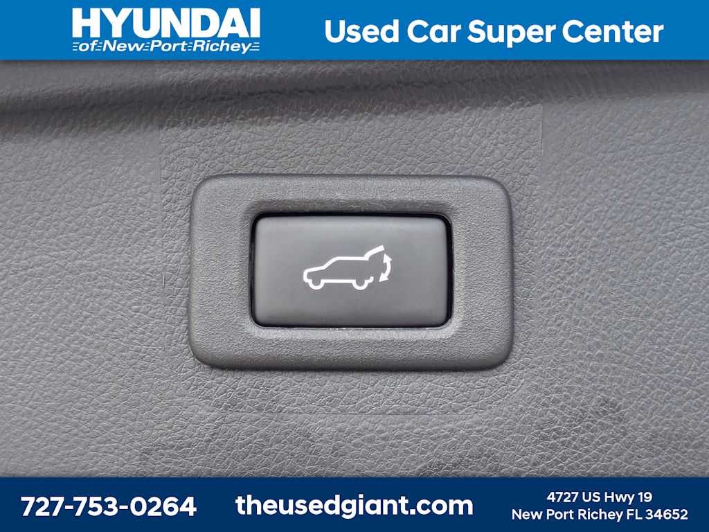 Thumbnail: 2016 Subaru Outback - 13