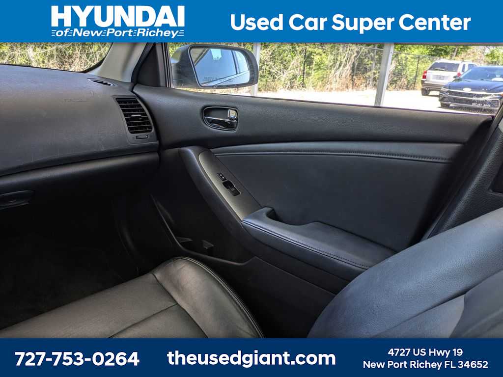 Thumbnail: 2012 Nissan Altima - 18