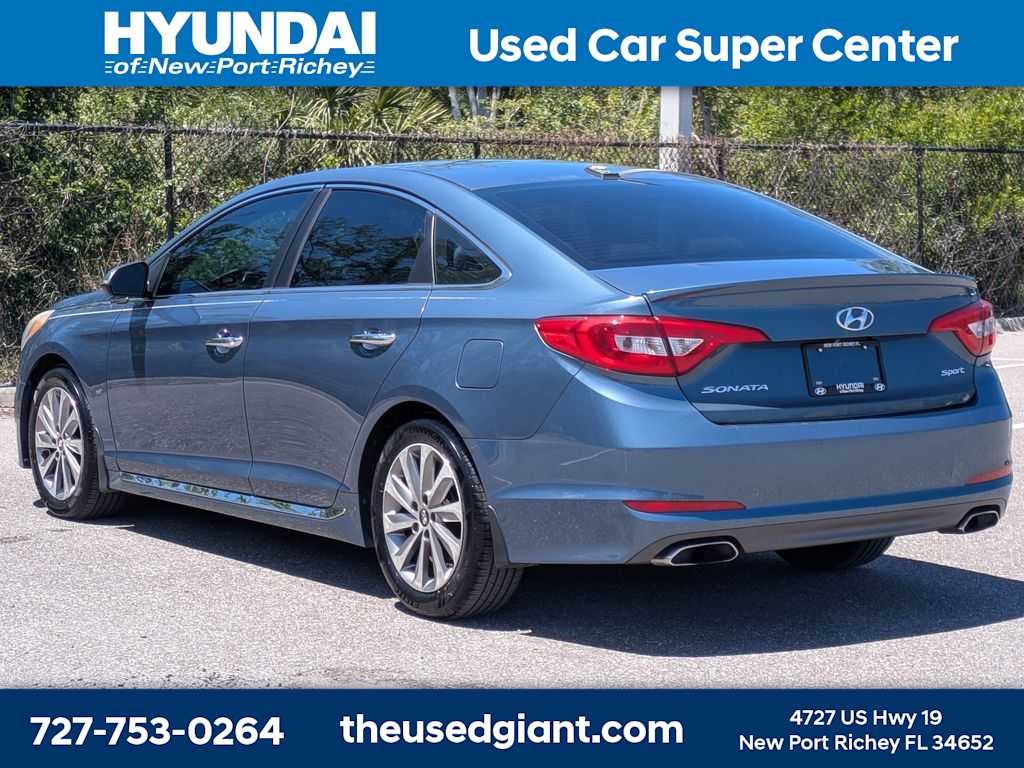 Thumbnail: 2016 Hyundai Sonata - 3