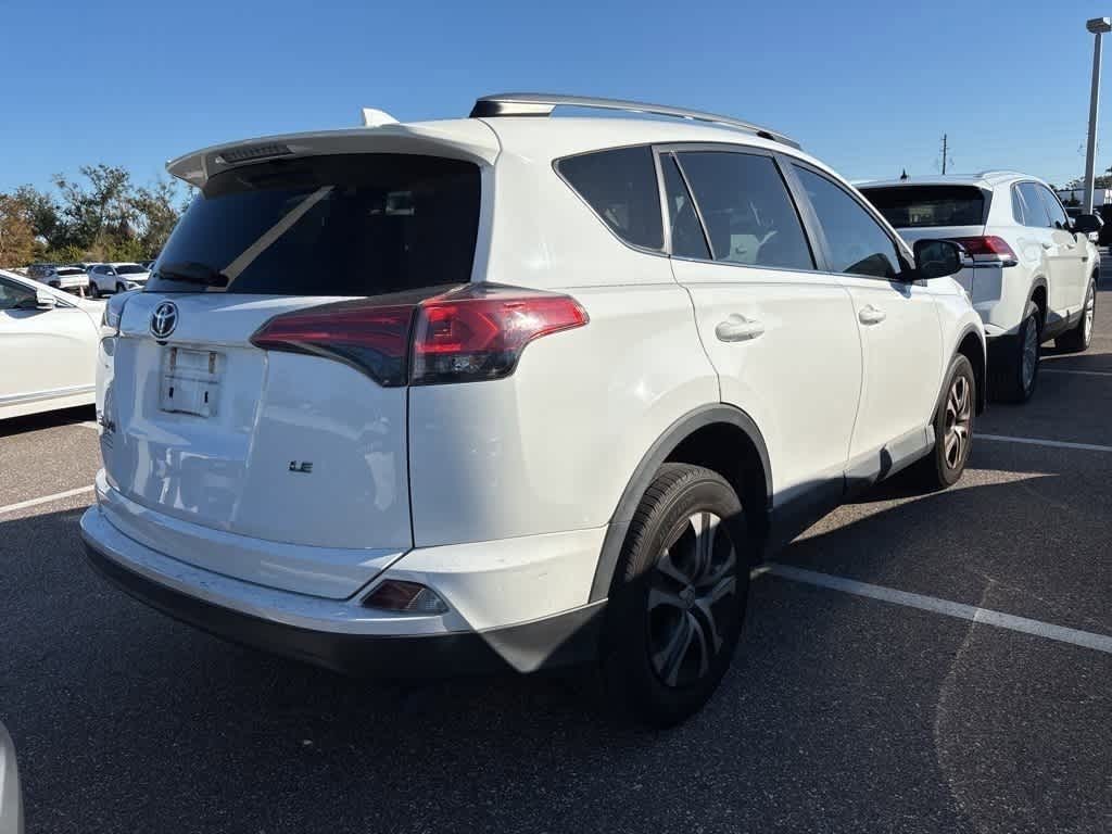 Thumbnail: 2018 Toyota RAV4 - 3