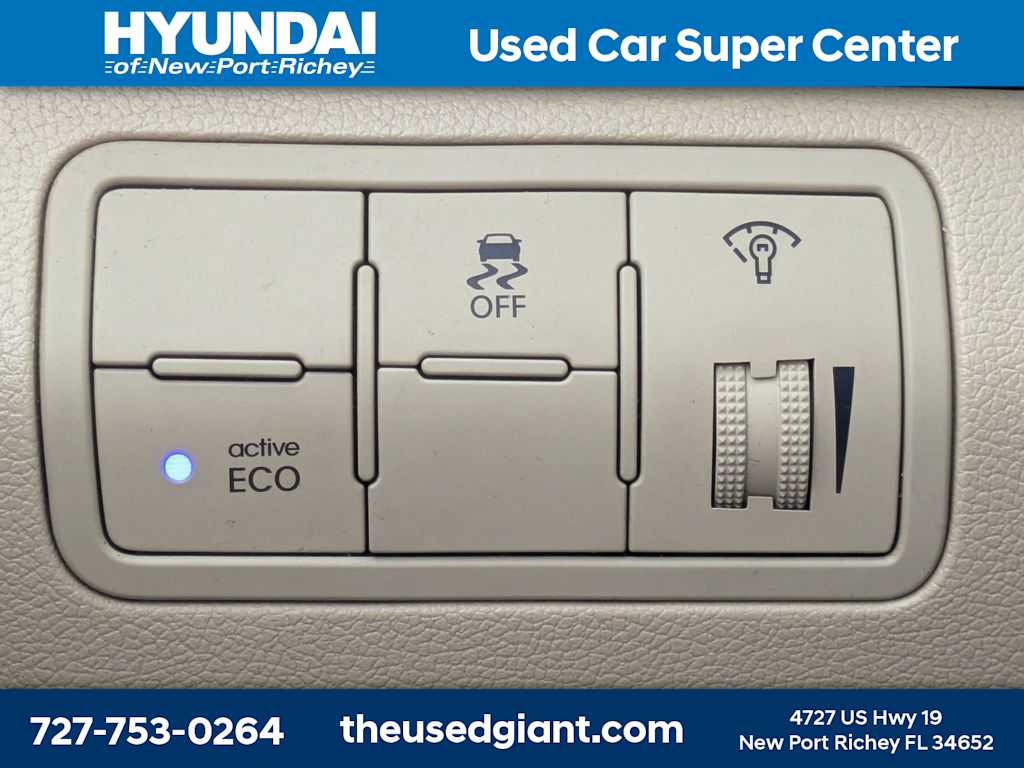 Thumbnail: 2014 Hyundai Accent - 22
