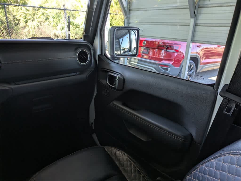 Thumbnail: 2023 Jeep Gladiator - 19