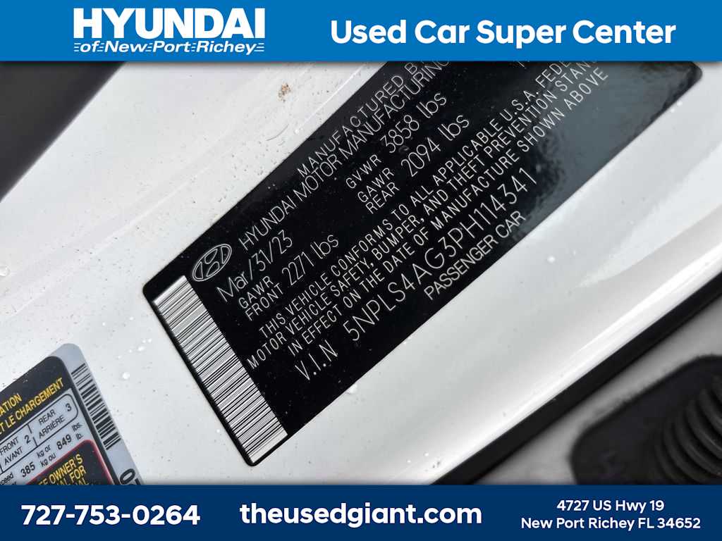 Thumbnail: 2023 Hyundai Elantra - 12