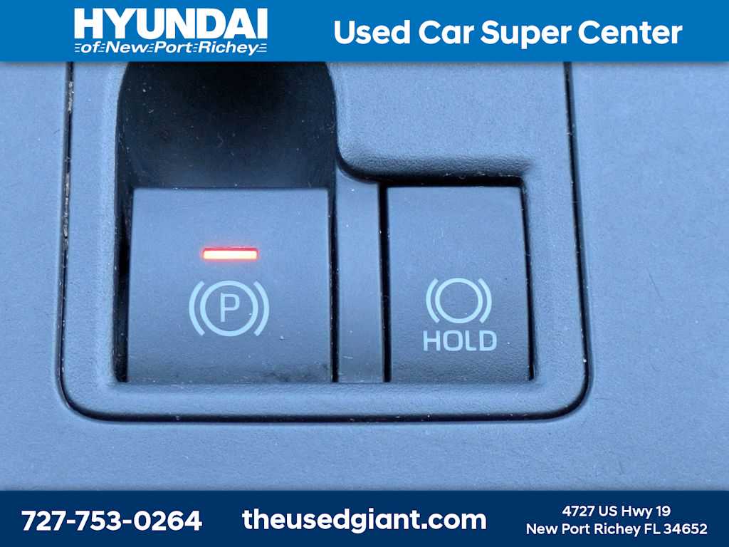 Thumbnail: 2020 Toyota Highlander - 33