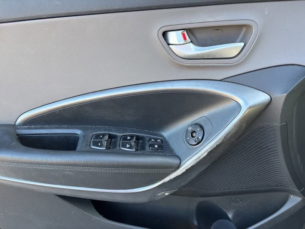 Thumbnail: 2017 Hyundai Santa Fe - 10