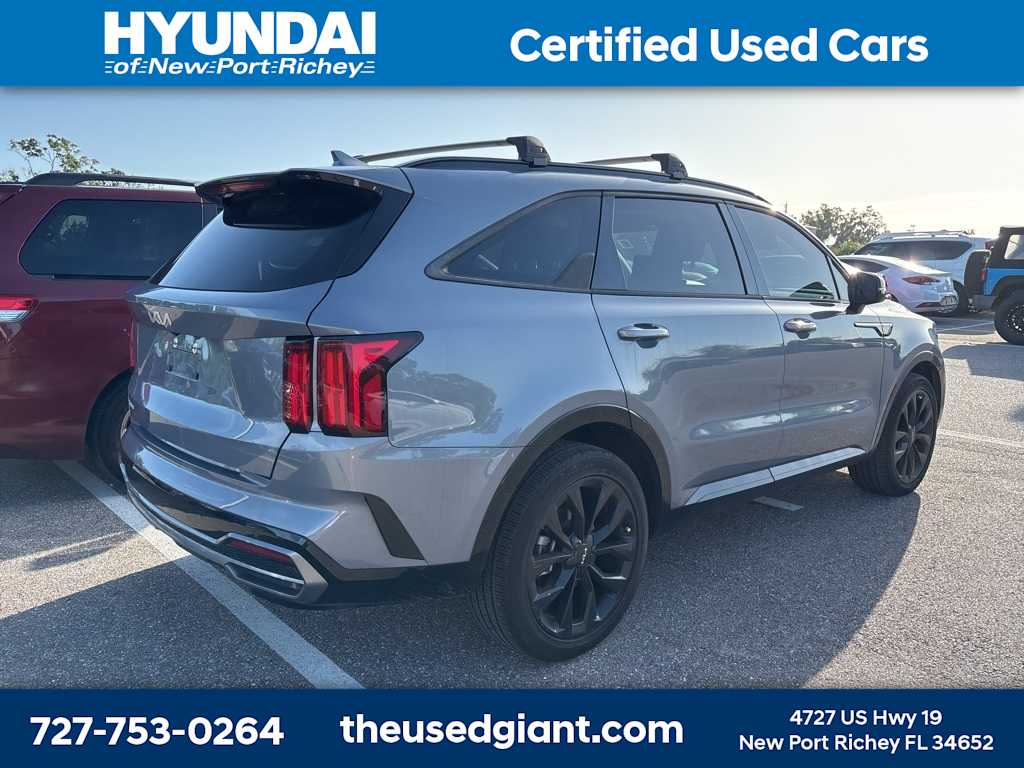 Thumbnail: 2023 Kia Sorento - 3
