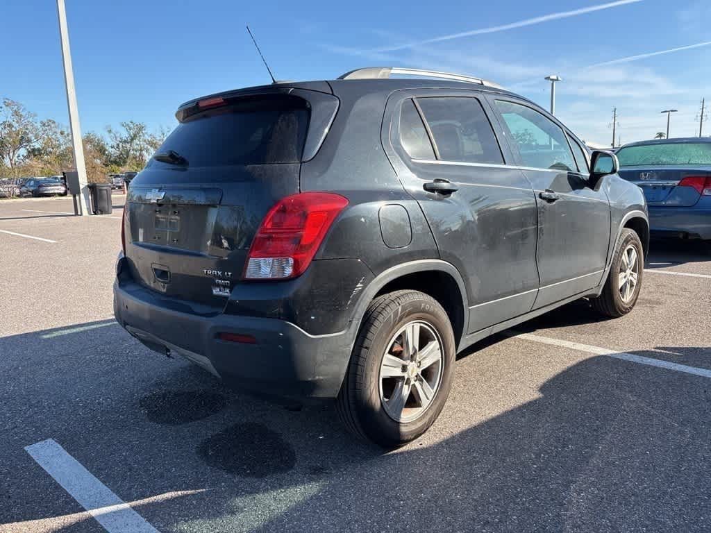 Thumbnail: 2016 Chevrolet Trax - 3