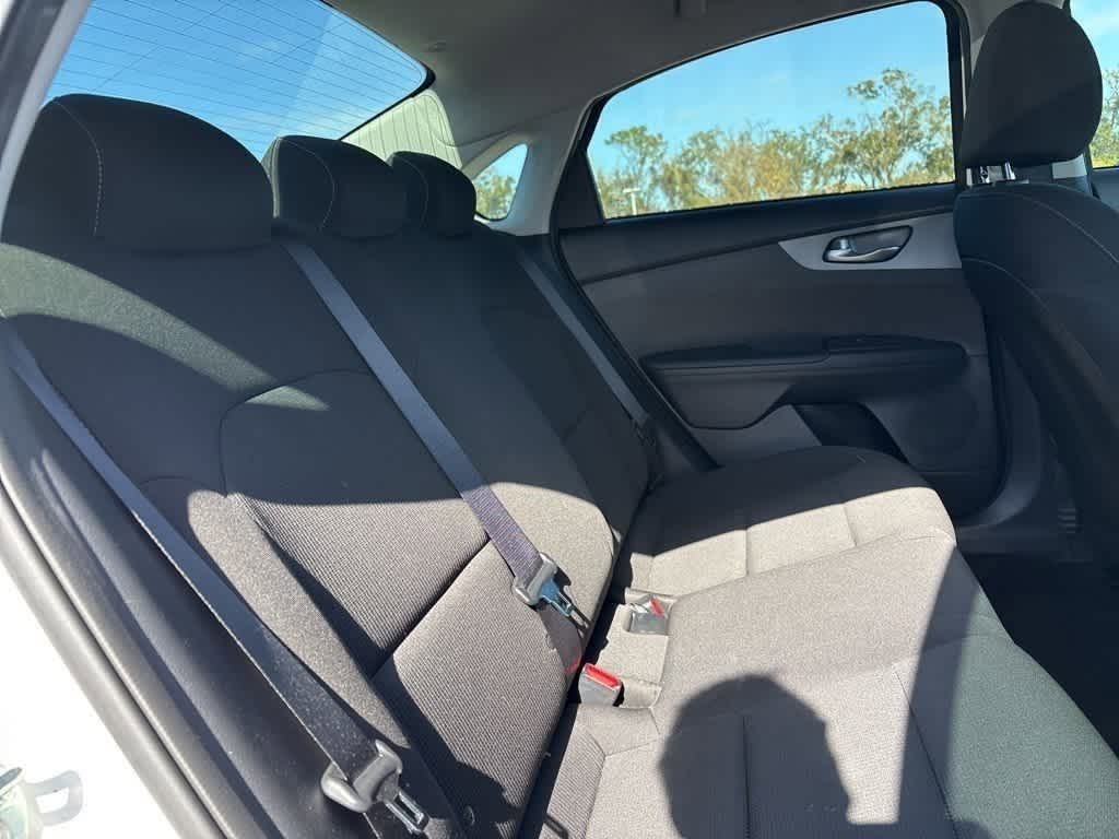 Thumbnail: 2021 Kia Forte - 8