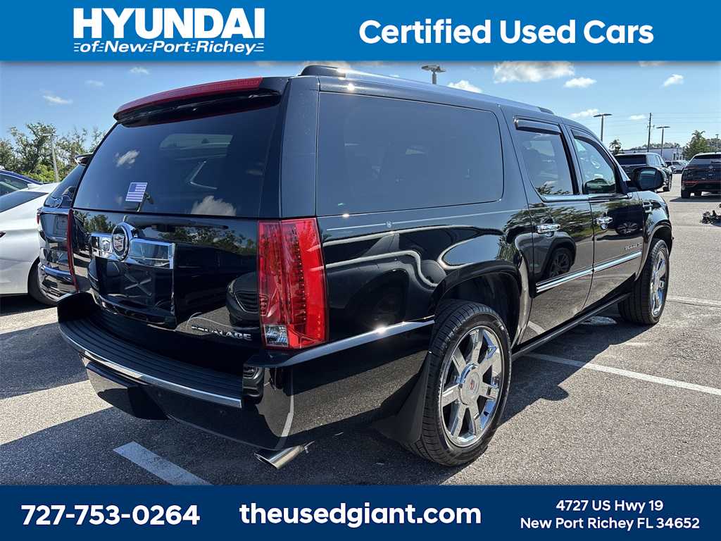 Thumbnail: 2014 Cadillac Escalade - 3