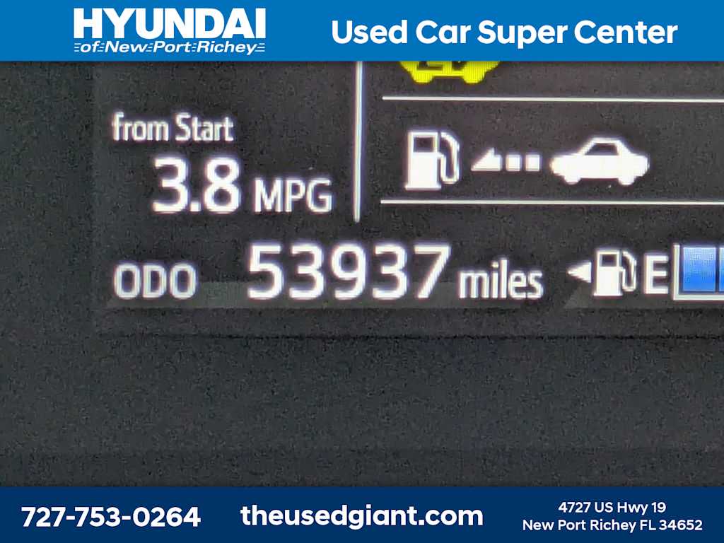 Thumbnail: 2018 Toyota Prius c - 30