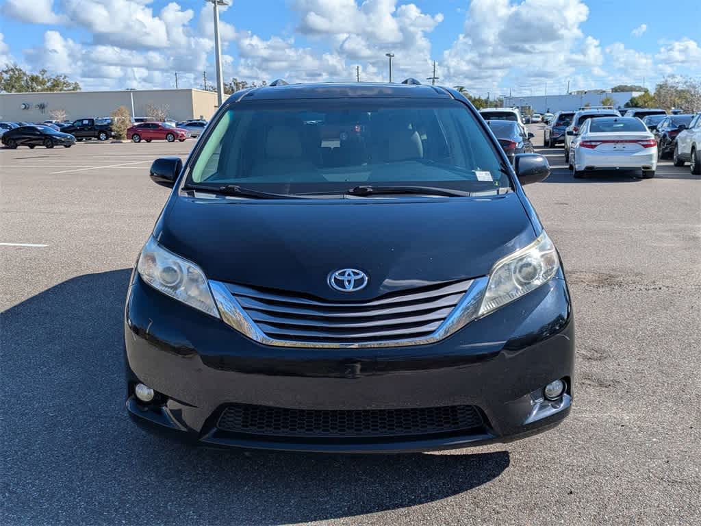 Thumbnail: 2015 Toyota Sienna - 8