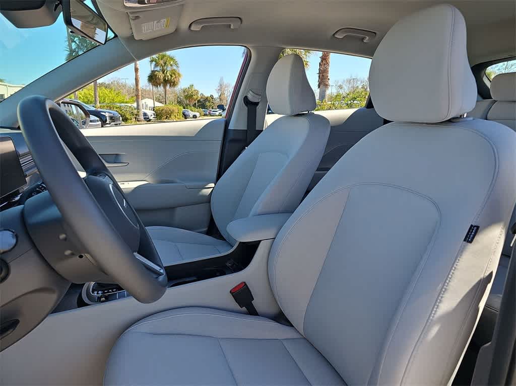 2025 Hyundai Kona SE 14