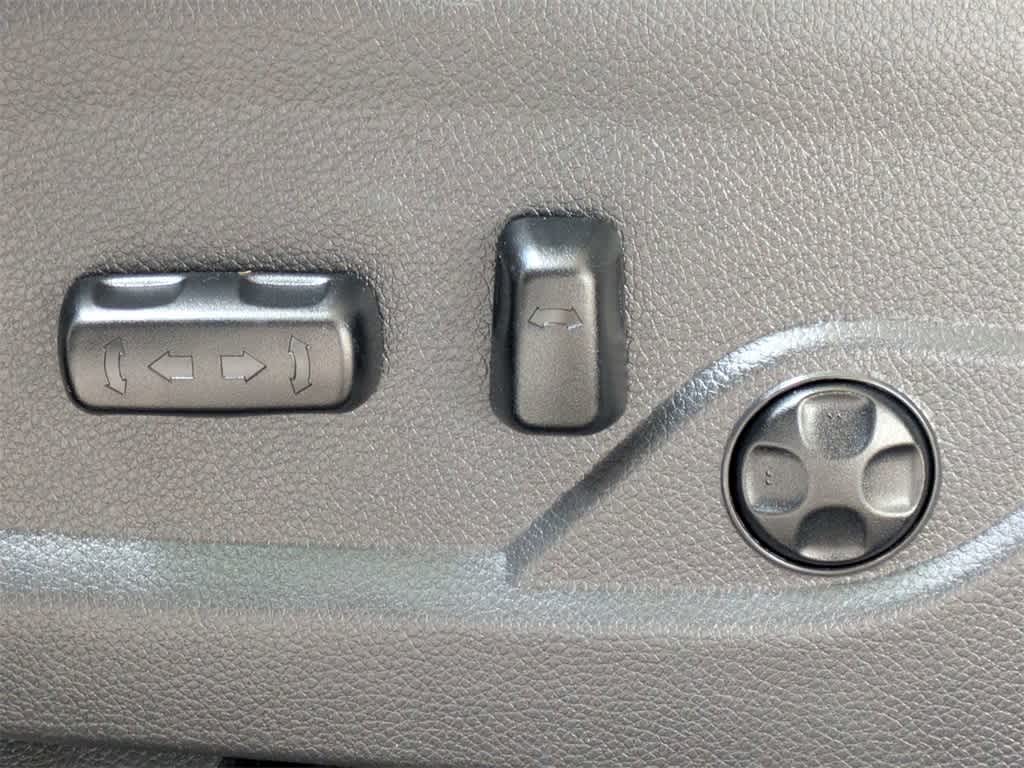 Thumbnail: 2016 Hyundai Santa Fe - 24