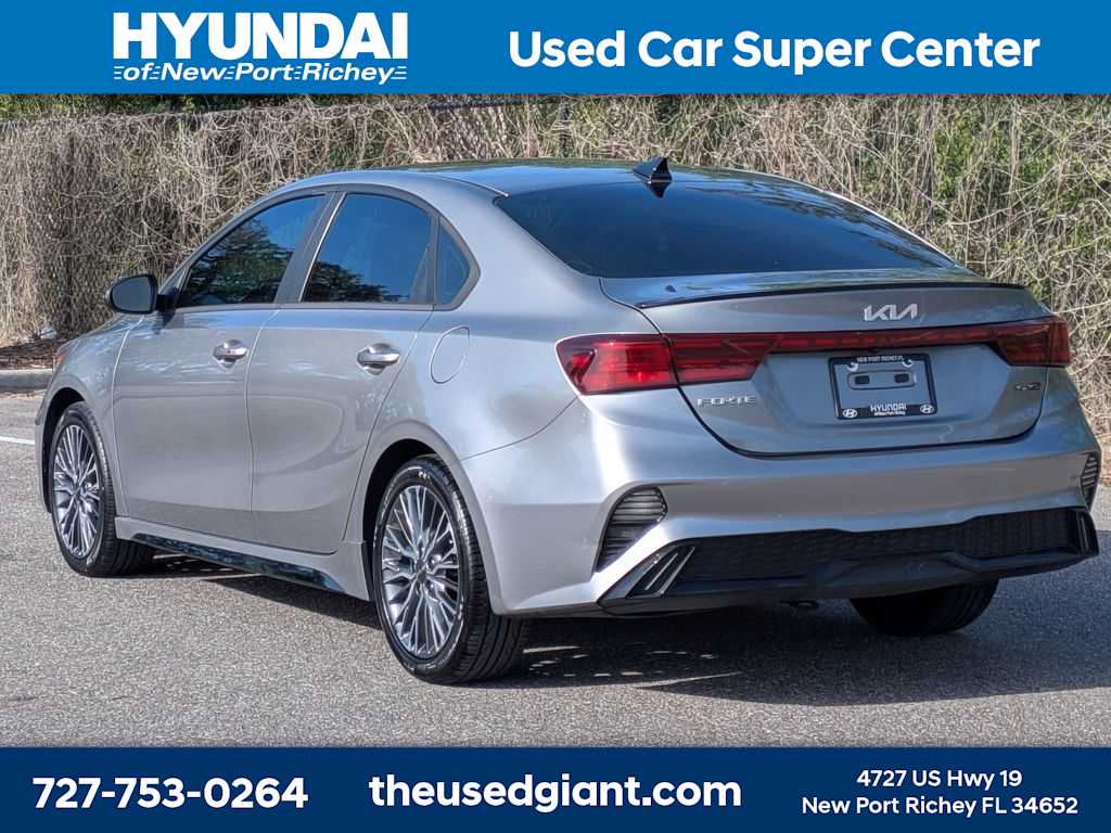 Thumbnail: 2022 Kia Forte - 3