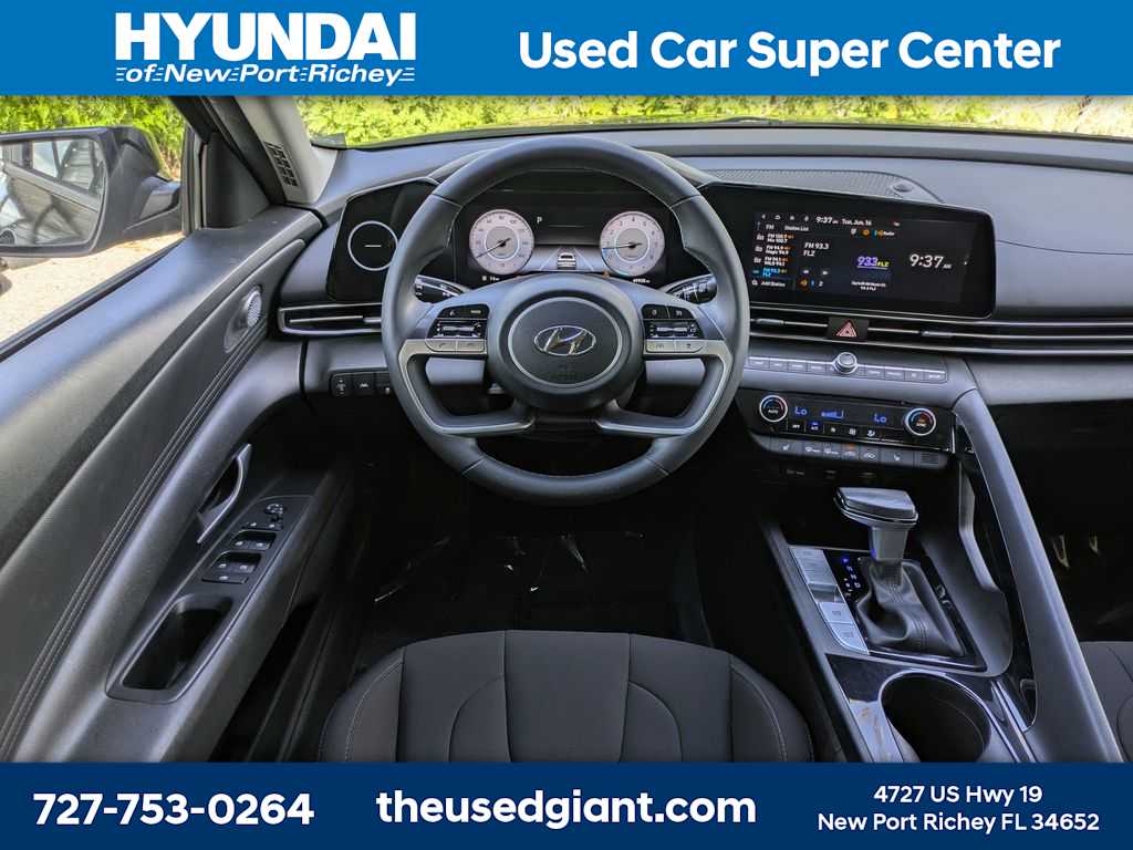 Thumbnail: 2023 Hyundai Elantra - 15