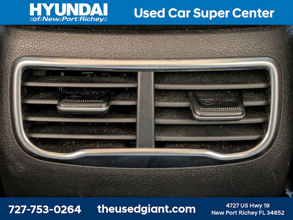 Thumbnail: 2022 Hyundai Santa Fe - 15