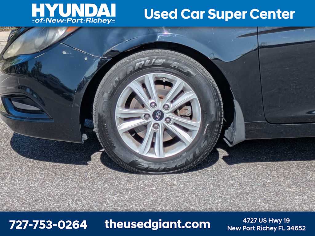 Thumbnail: 2012 Hyundai Sonata - 10