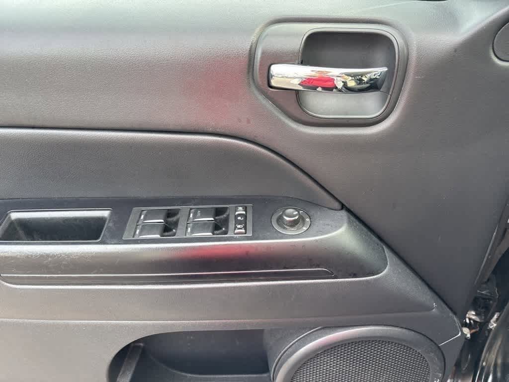 Thumbnail: 2017 Jeep Compass - 9