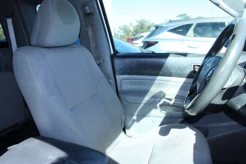 Thumbnail: 2015 Toyota Tacoma - 8