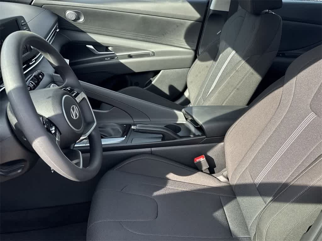 Thumbnail: 2025 Hyundai Elantra - 14