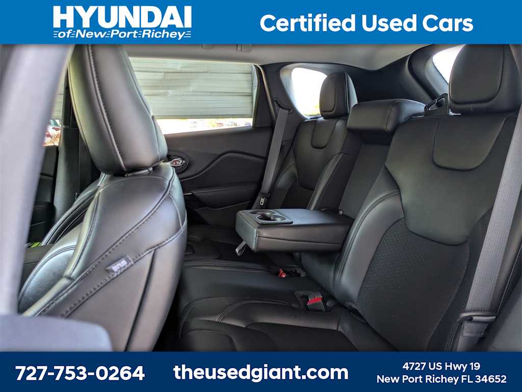 Thumbnail: 2020 Jeep Cherokee - 14