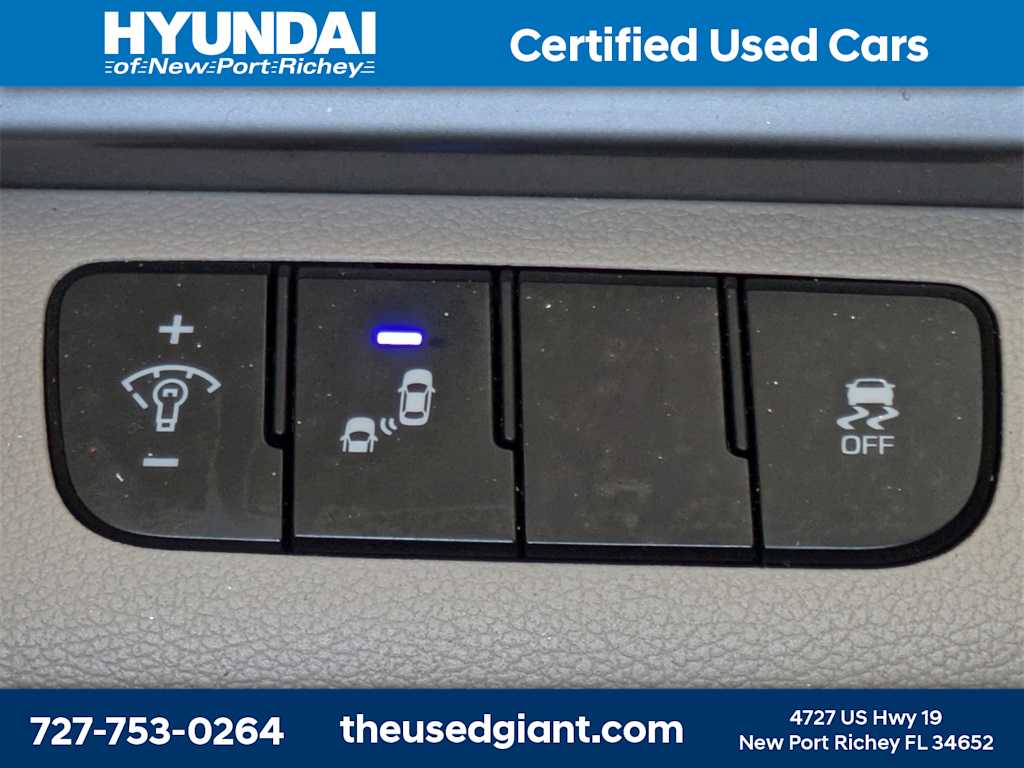 Thumbnail: 2017 Hyundai Elantra - 23