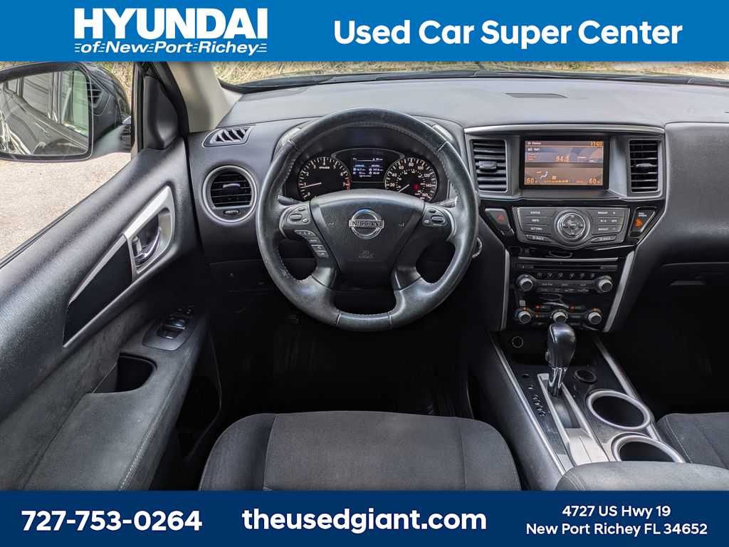 Thumbnail: 2015 Nissan Pathfinder - 20