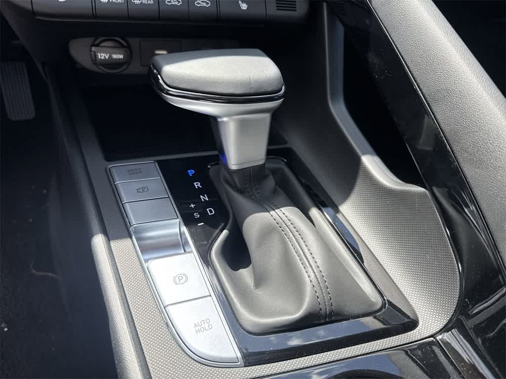 Thumbnail: 2025 Hyundai Elantra - 32