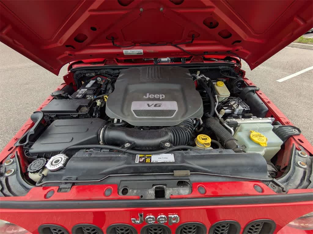 Thumbnail: 2015 Jeep Wrangler - 14