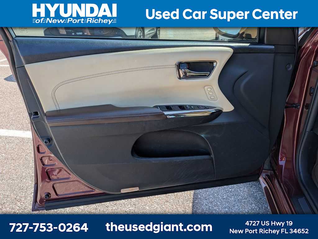 Thumbnail: 2014 Toyota Avalon - 10