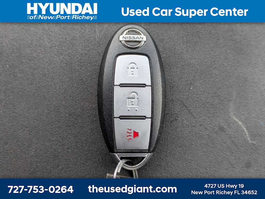 Thumbnail: 2015 Nissan Pathfinder - 36