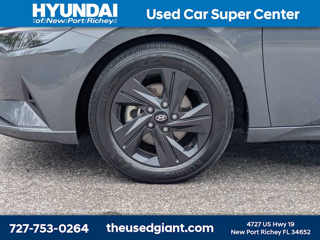 Thumbnail: 2023 Hyundai Elantra - 10