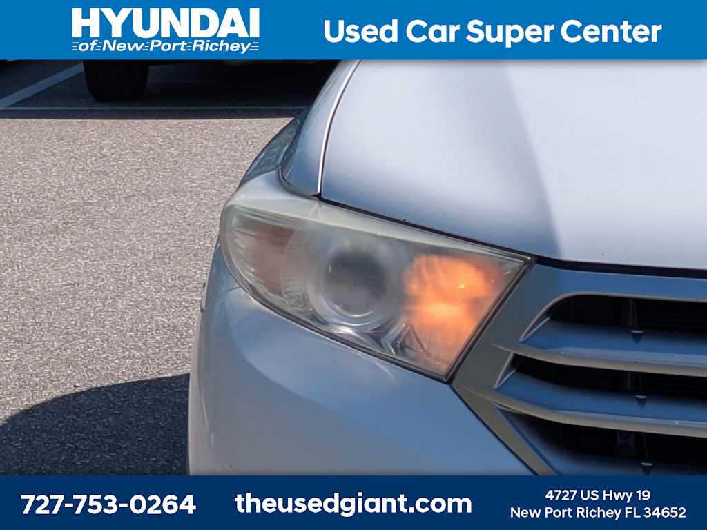 Thumbnail: 2011 Toyota Highlander - 9