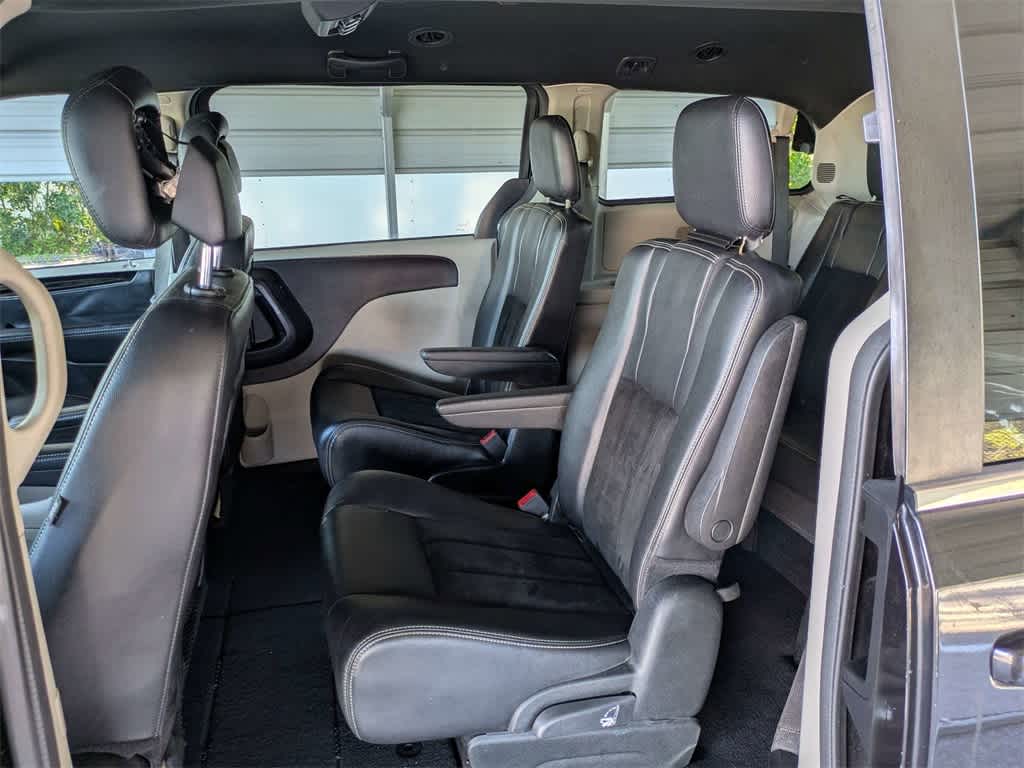 Thumbnail: 2018 Dodge Grand Caravan - 18