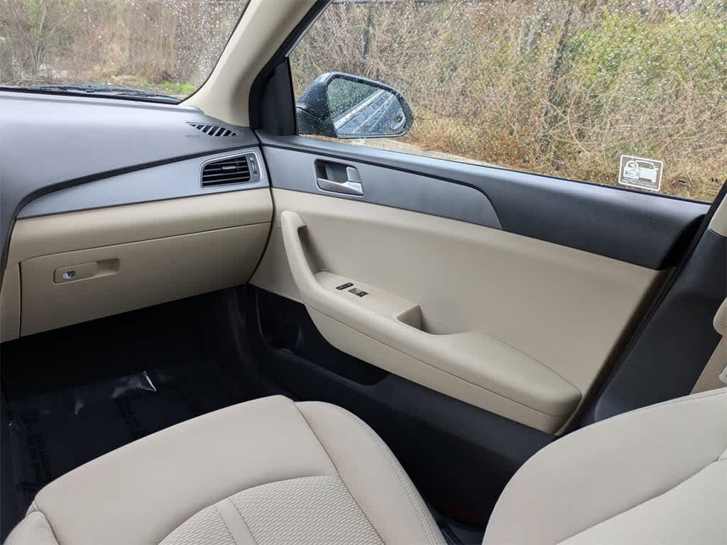 Thumbnail: 2015 Hyundai Sonata - 16