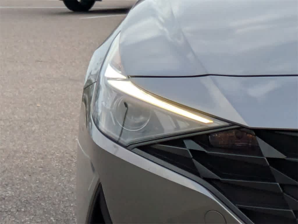 Thumbnail: 2023 Hyundai Elantra - 9