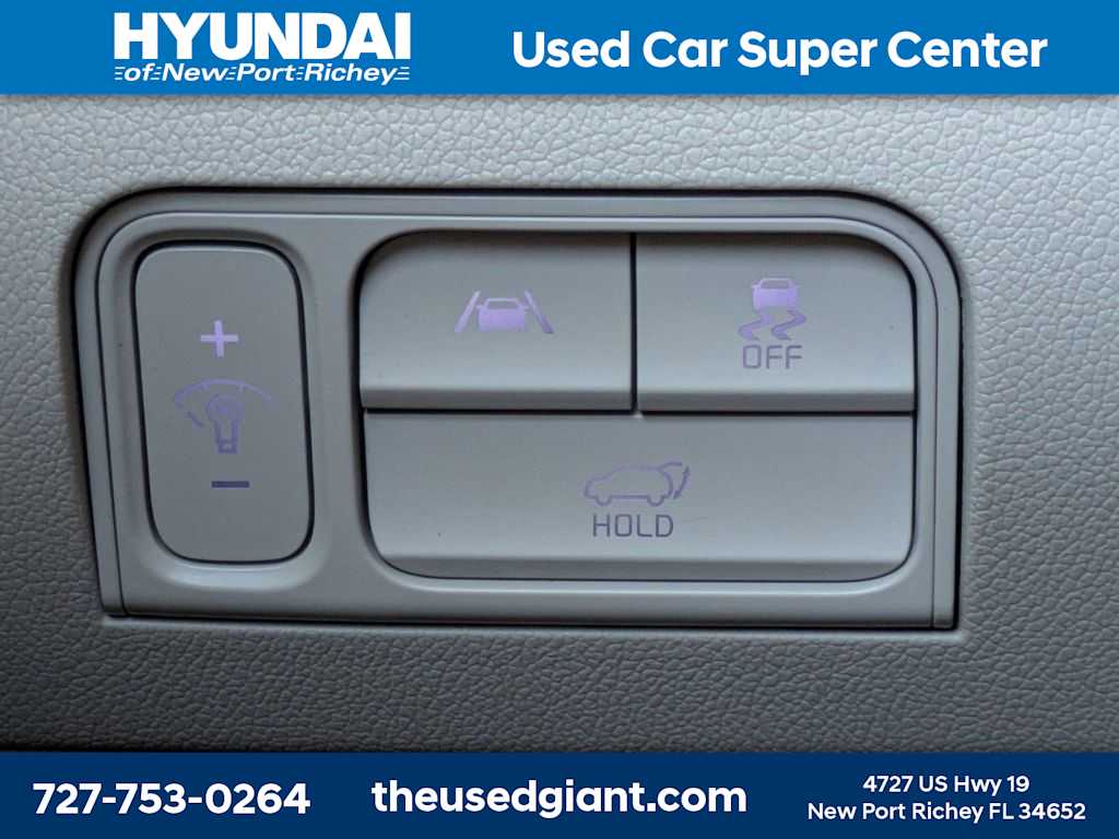 Thumbnail: 2023 Kia Sorento - 32