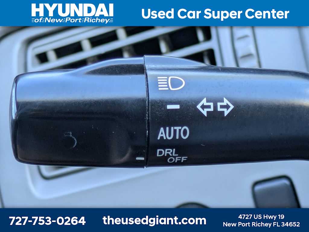 Thumbnail: 2004 Toyota Avalon - 26