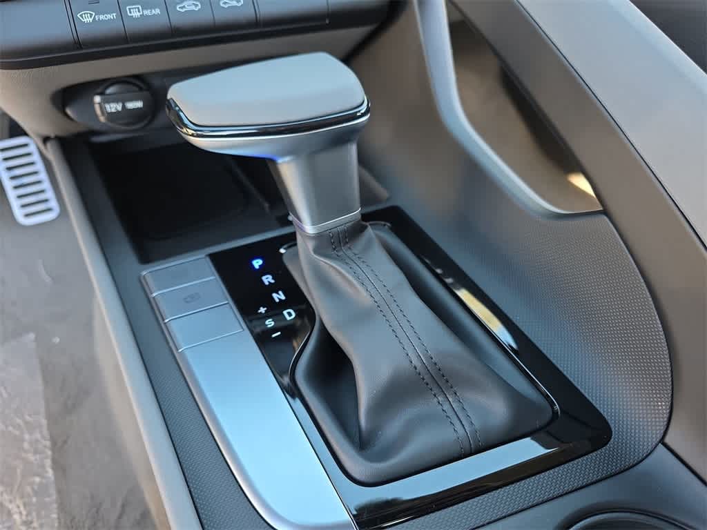 Thumbnail: 2025 Hyundai Elantra - 31