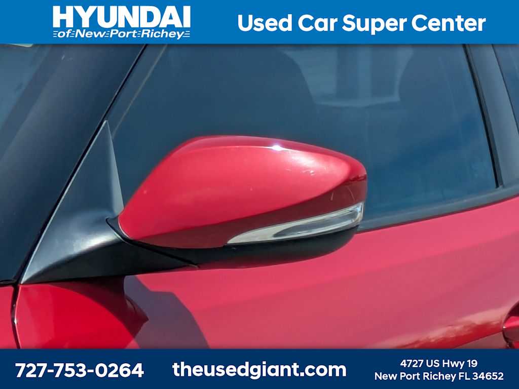 Thumbnail: 2016 Hyundai Veloster - 11