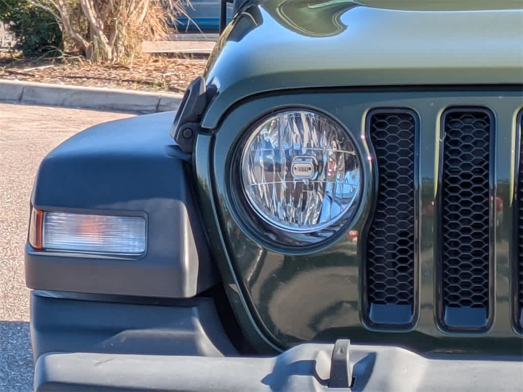 Thumbnail: 2021 Jeep Wrangler - 9