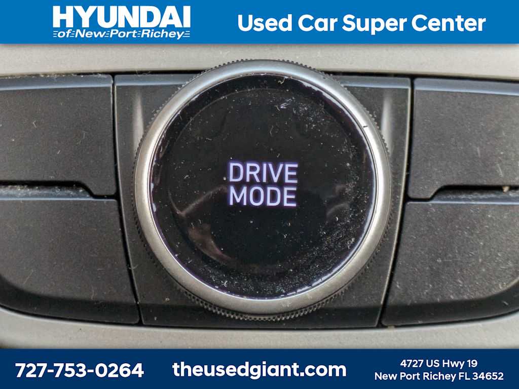 Thumbnail: 2023 Hyundai Venue - 23