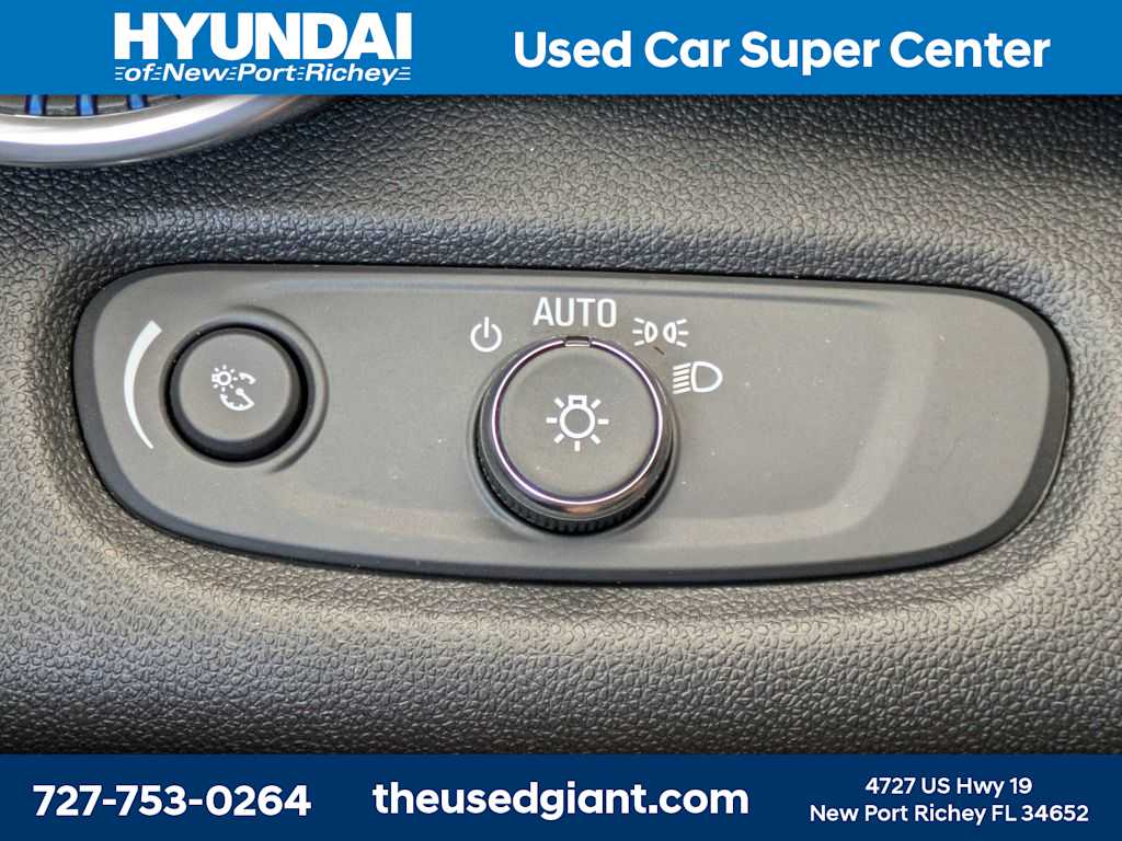 Thumbnail: 2024 Chevrolet Trax - 28