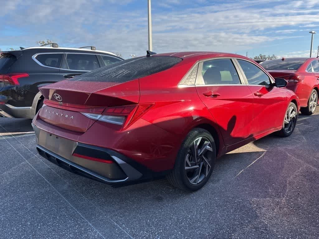 Thumbnail: 2024 Hyundai Elantra - 3