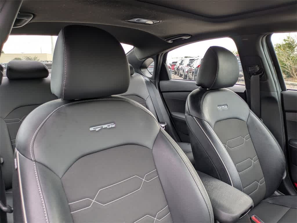 Thumbnail: 2022 Kia Forte - 6