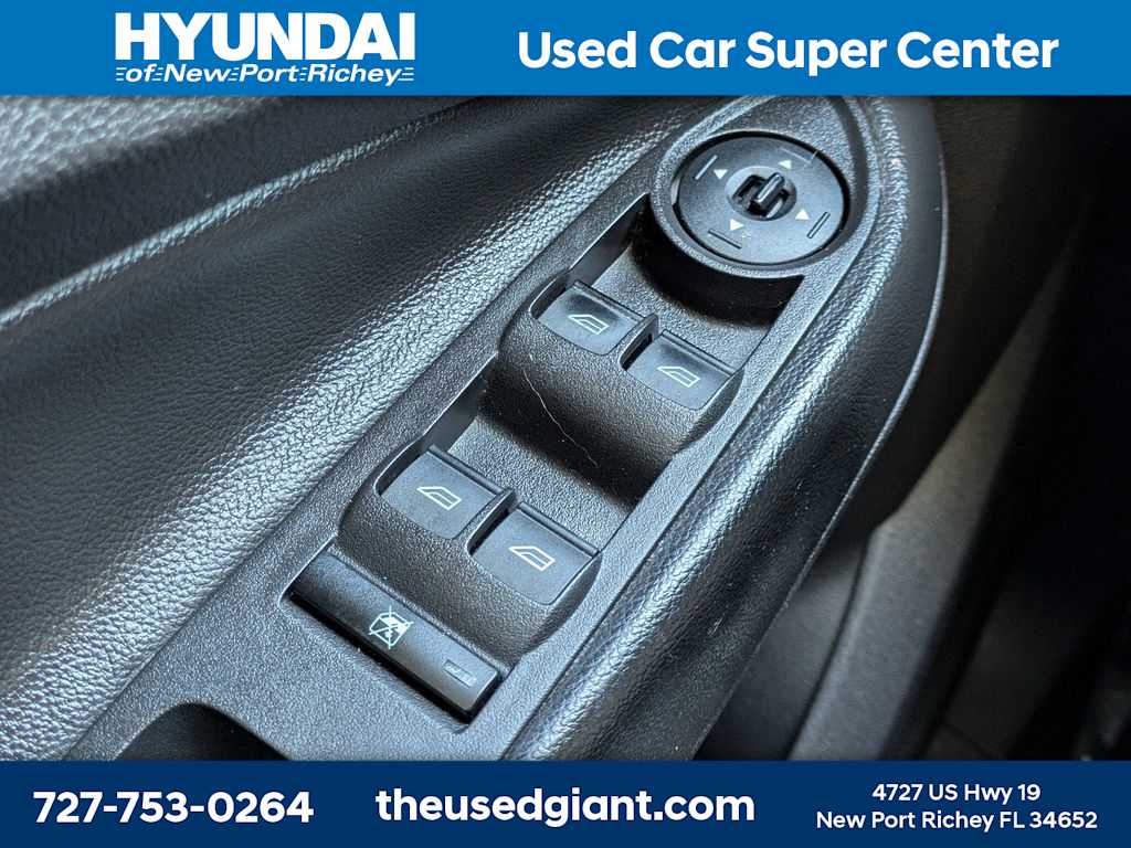 Thumbnail: 2015 Ford Escape - 29