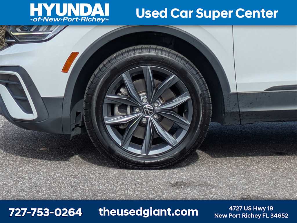 Thumbnail: 2022 Volkswagen Tiguan - 10